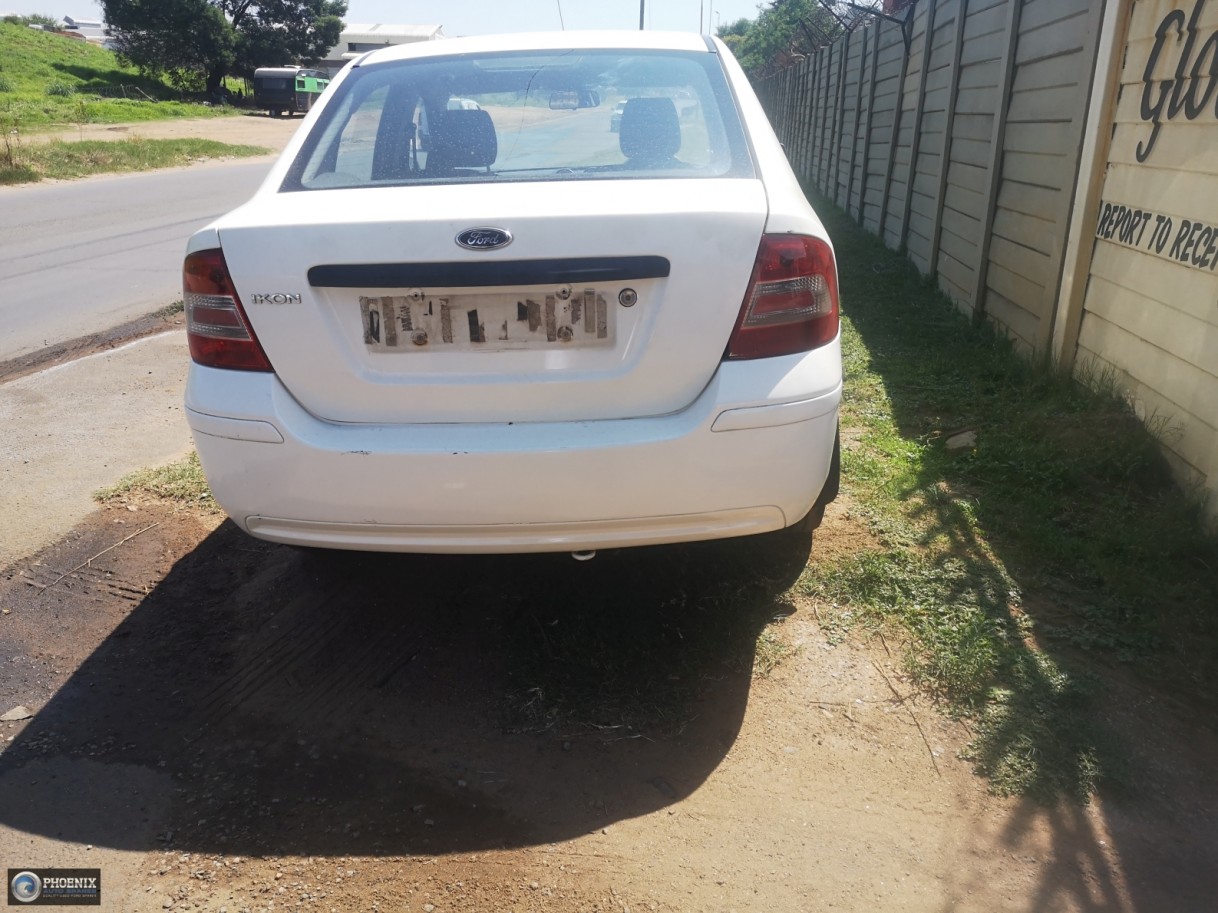 Ford Ikon 1.6 Sedan 