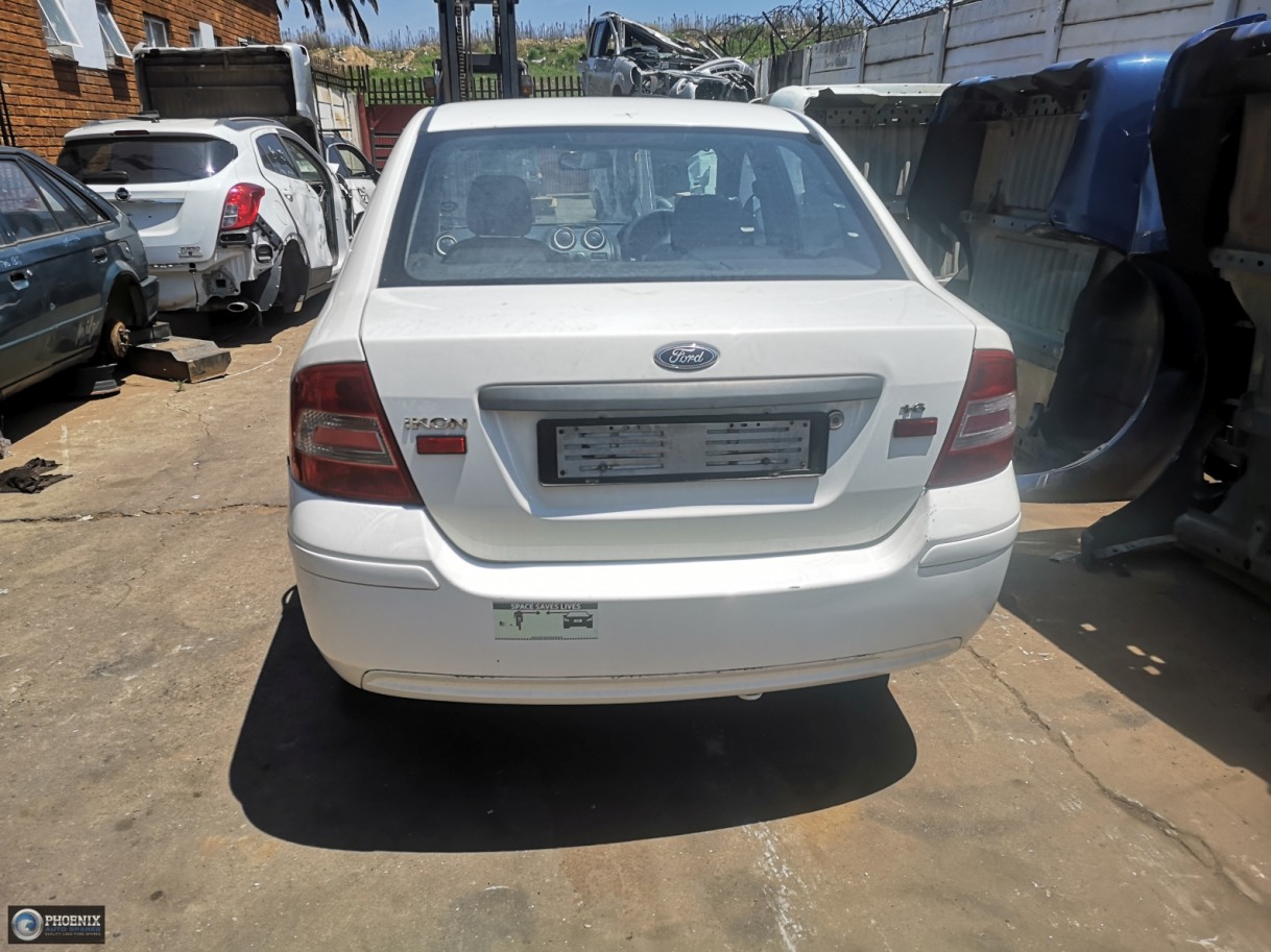 Ford Ikon 1.6 Sedan 