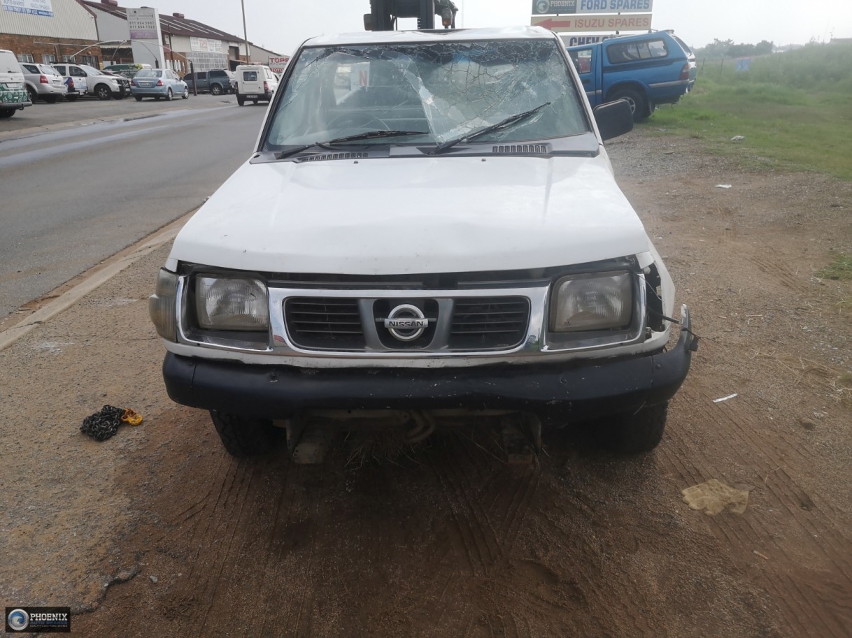 Nissan Np300 2.4 petrol 