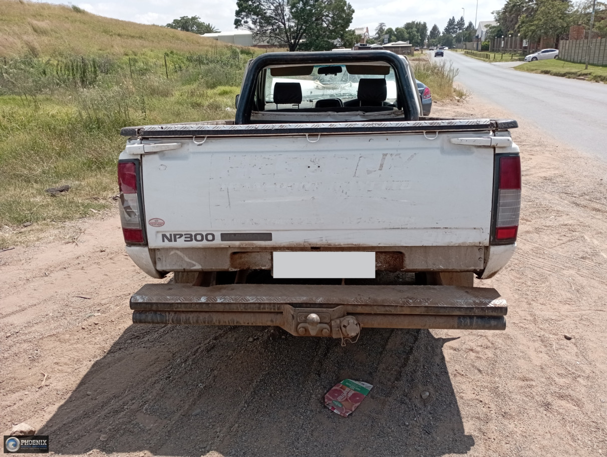 Nissan H/Body NP300 2.5TDi 