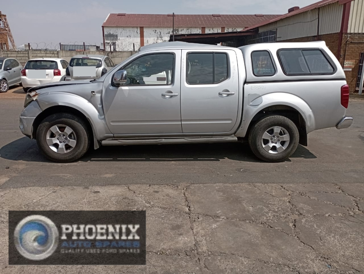 Nissan  Navara 