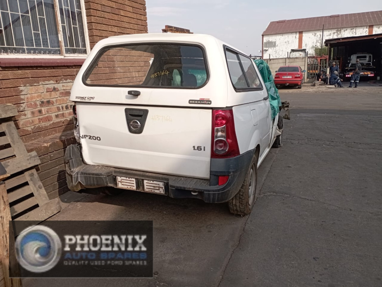 Nissan  NP200