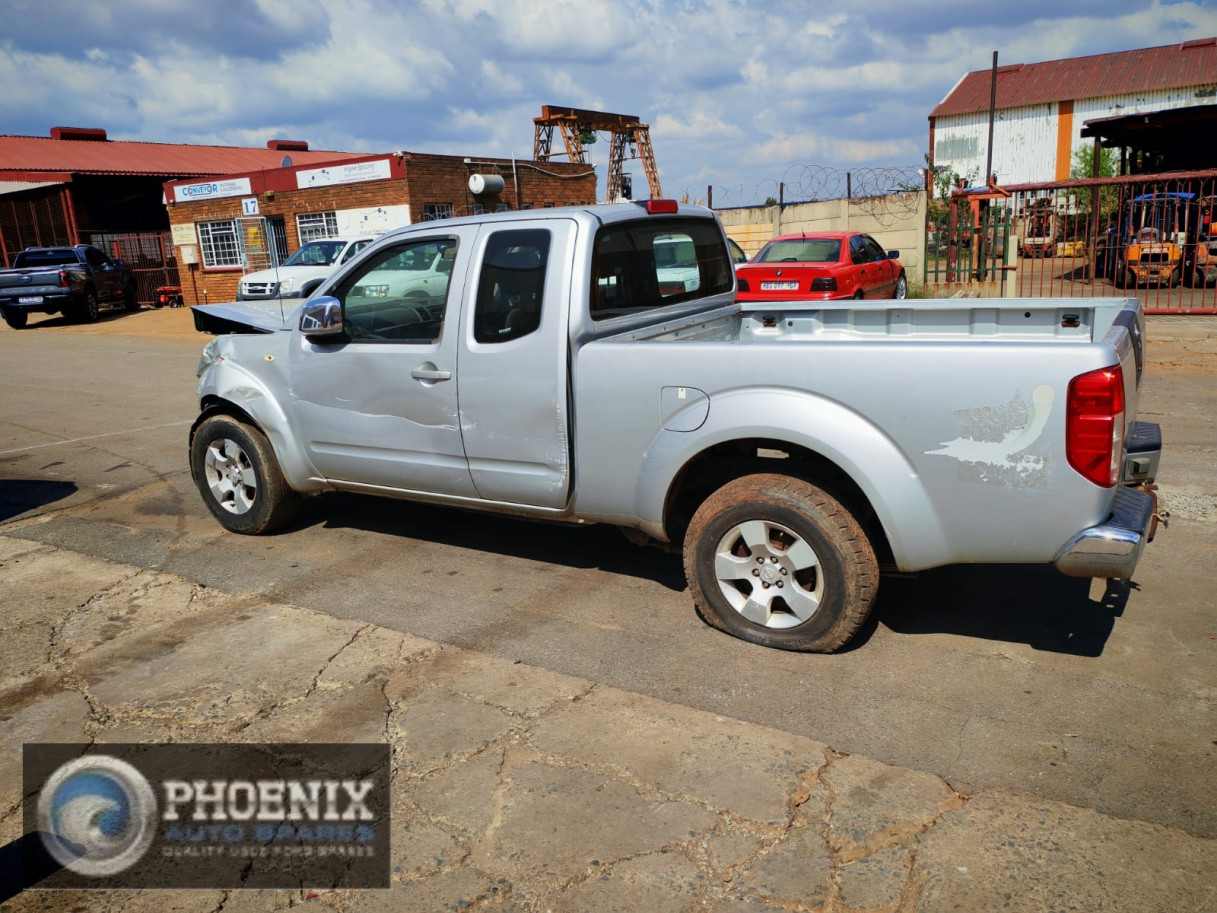 Nissan  Navara 