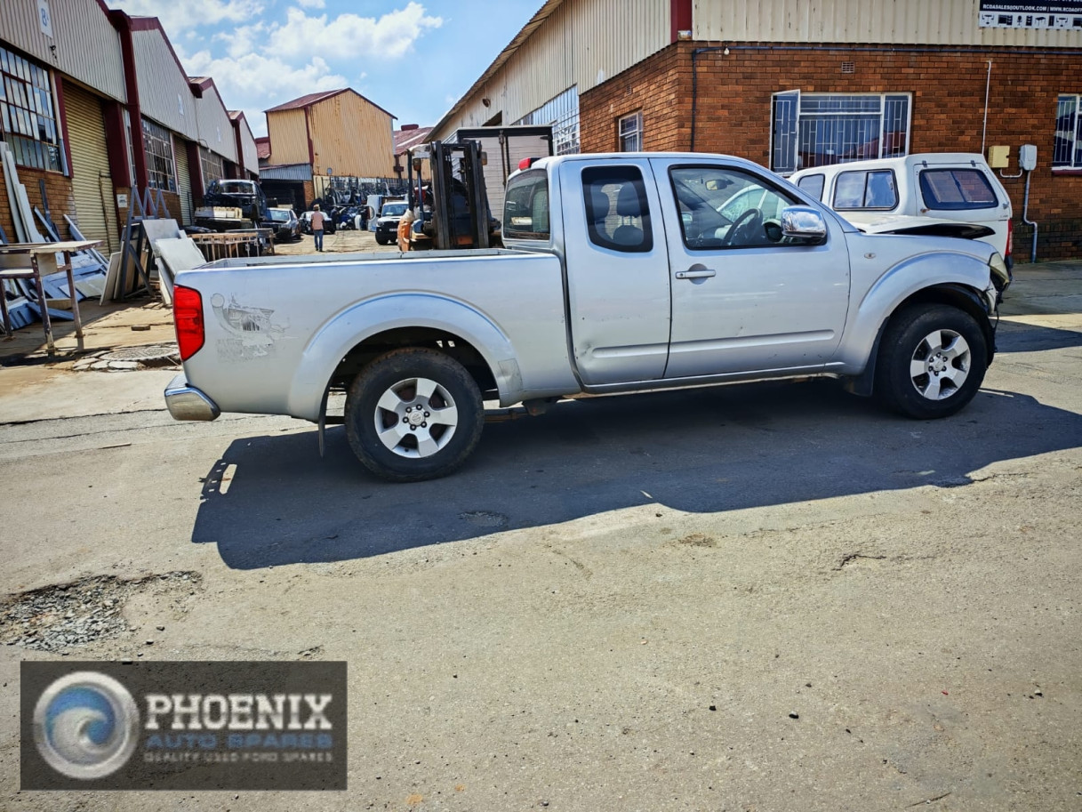 Nissan  Navara 