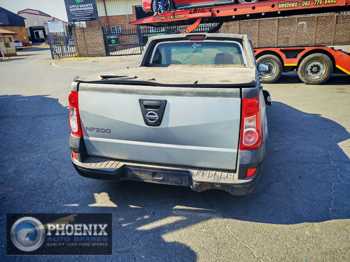 Nissan  NP200