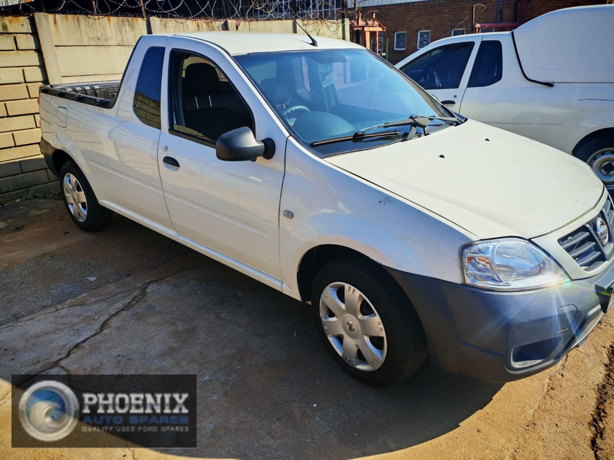 Nissan  NP200